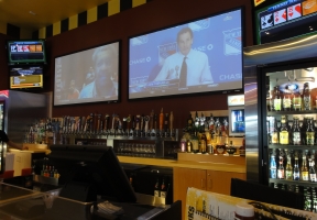 Long Island Blogger: Buffalo Wild Wings Grill & Bar