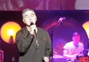 Watch: Morrissey walks off during ‘Everyday is Like Sunday,’ ends concert after 6 songs