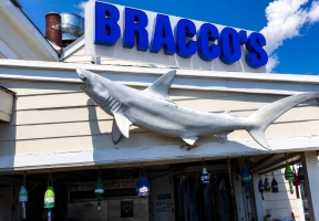Long Island Blogger: Bracco's Oyster and Clam Bar