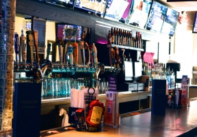 Long Island Blogger: Changing Times American Sports Bar & Grille