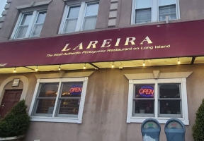 Long Island Blogger: Lareira