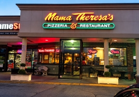 Long Island Blogger: Mama Theresa's