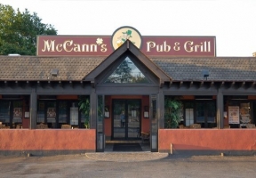 Long Island Blogger: McCann's Pub & Grill 