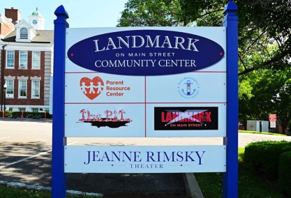 Long Island Blogger: Landmark On Main Street