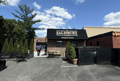 Long Island Blogger: Salisbury Tavern Sports Bar And Grill