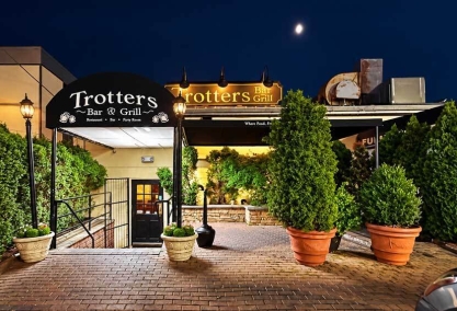 Long Island Blogger: Trotters Bar & Grill