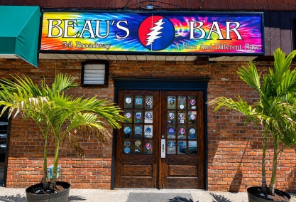 Long Island Blogger: Beau's Bar