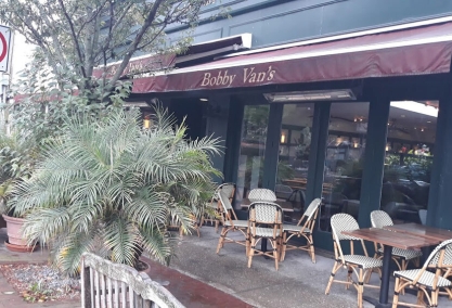 Long Island Blogger: Bobby Van's