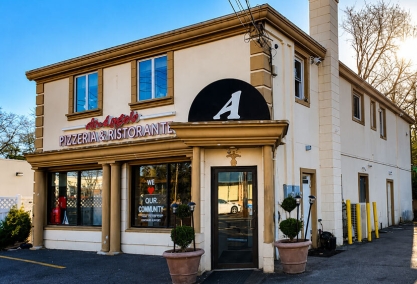 Long Island Blogger: Da Angelo Pizza - Not The Worst But Not The Best