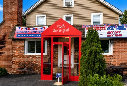 Long Island Blogger: Del's - Not for The Craft Brew Enthusiast