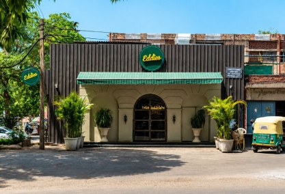 Long Island Blogger: Eddie's Ii