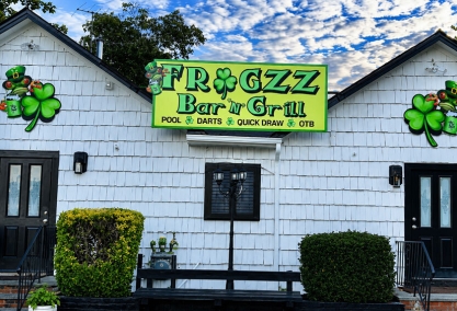 Long Island Blogger: Frogzz Bar N Grill