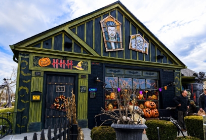 Long Island Blogger: Haunted House of Hamburgers