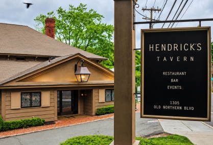 Long Island Blogger: Hendrick's Tavern
