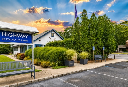 Long Island Blogger: Highway Restaurant and Bar