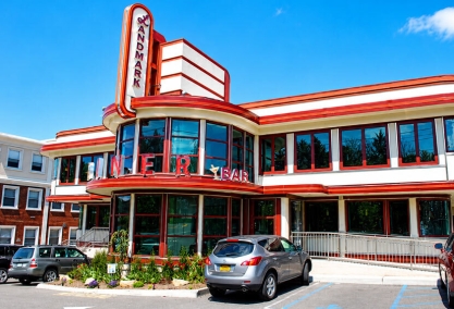 Long Island Blogger: Landmark Diner