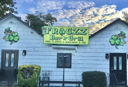 Long Island Blogger: Frogzz Bar N Grill