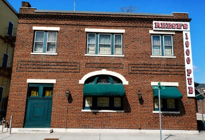 Long Island Blogger: Reese's 1900 Pub