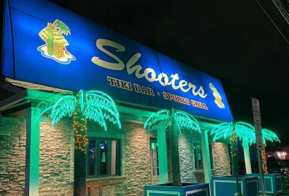 Long Island Blogger: Shooters Tiki Sports Bar & Grill