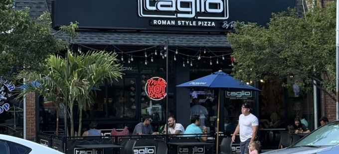 Long Island Blogger: Taglio Pizza