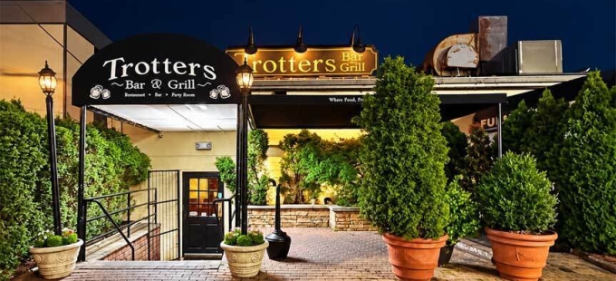 Long Island Blogger: Trotters Bar & Grill