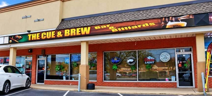 Long Island Blogger: The Cue and Brew Bar and Billiards