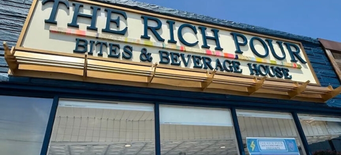 Long Island Blogger: Pour Rich