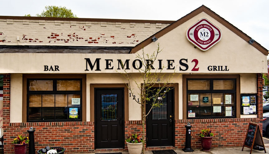 Long Island Blogger: Memories 2 Bar & Grill
